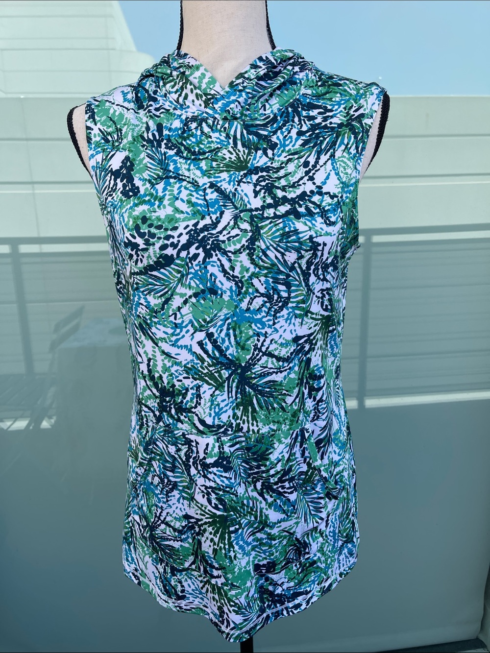Reel Legends Outdoor Tropical Print Hooded Sleeveless Top White Green Blue Small